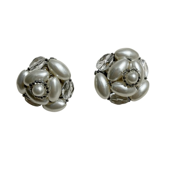 Vintage Jewelry - Vintage Made In Japan Silver Costume Pearl Earrings